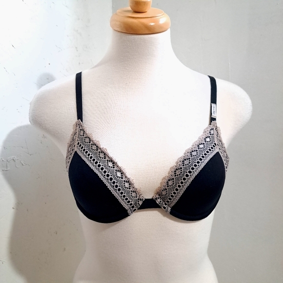 Calvin Klein | Black and cream lace bra 32B - Picture 1 of 8